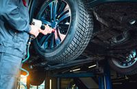 Автомобилни гуми Bridgestone 120 70 17 - 64436 бестселъри