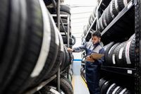 Автомобилни гуми Continental 225 50 17 - 38510 оферти